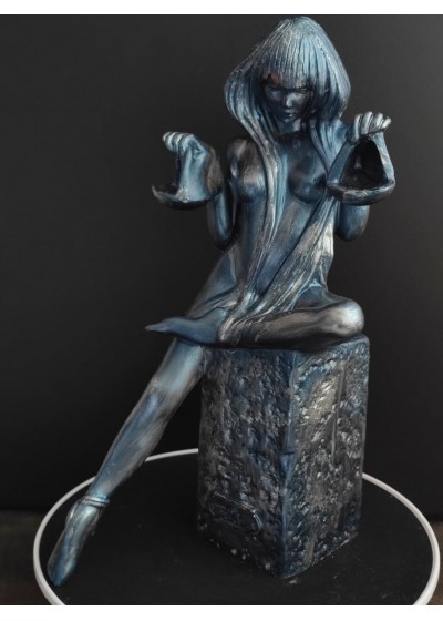 Уникална статуетка подарък за зодия Везни от Студио Rosie Concept